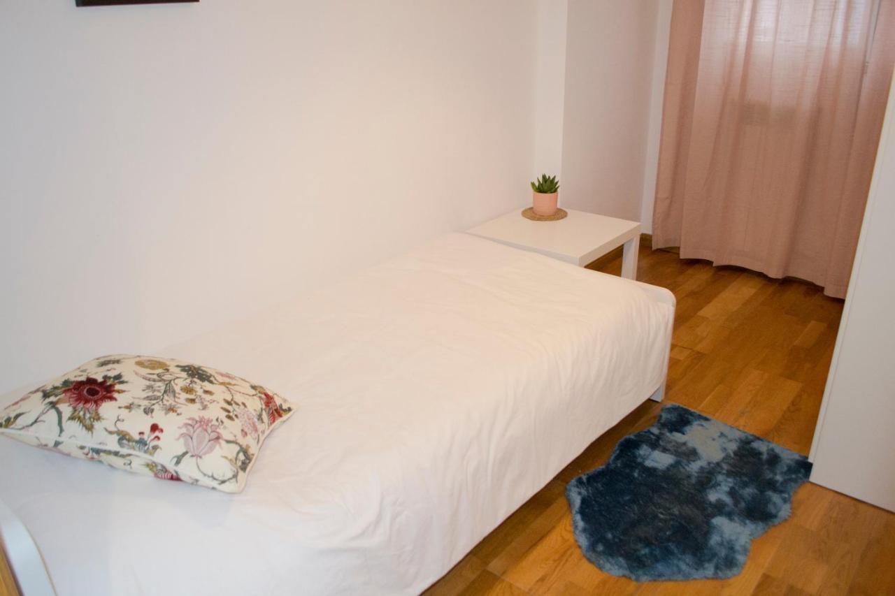 Apartamenticos Torrenueva I Σαραγόσα Εξωτερικό φωτογραφία